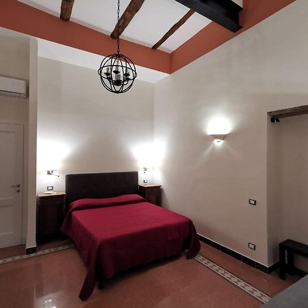 Mergellina 121 Apartment'S Rooms เนเปิลส์ ภายนอก รูปภาพ