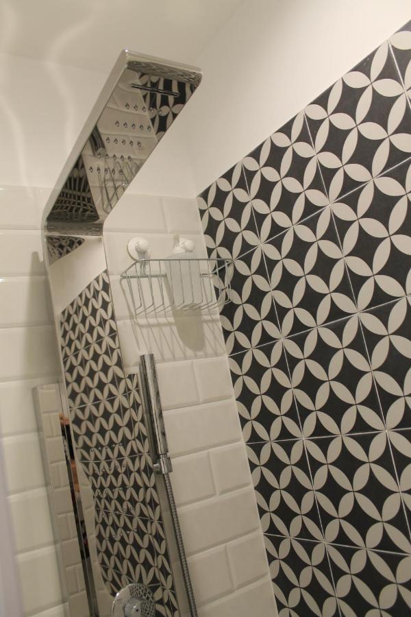 Mergellina 121 Apartment'S Rooms เนเปิลส์ ภายนอก รูปภาพ