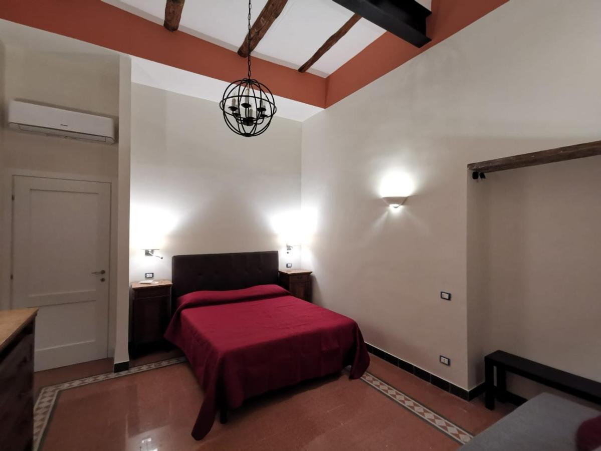 Mergellina 121 Apartment'S Rooms เนเปิลส์ ภายนอก รูปภาพ