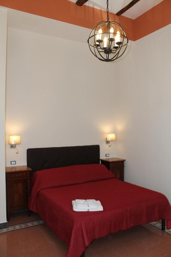 Mergellina 121 Apartment'S Rooms เนเปิลส์ ภายนอก รูปภาพ
