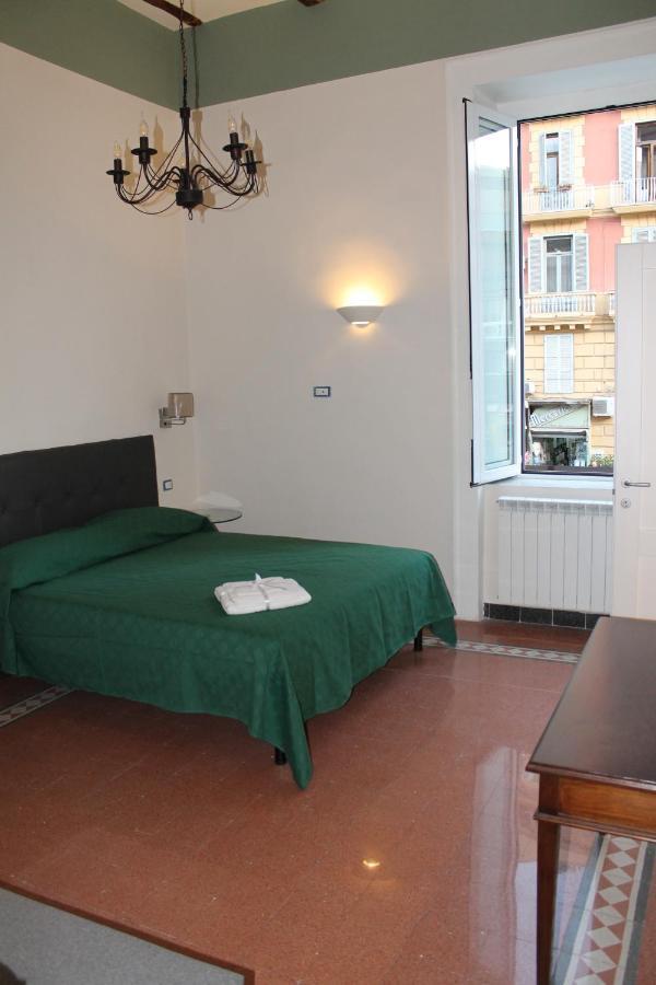 Mergellina 121 Apartment'S Rooms เนเปิลส์ ภายนอก รูปภาพ