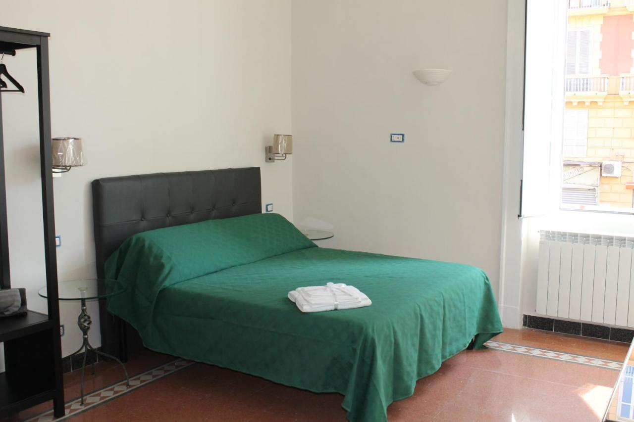 Mergellina 121 Apartment'S Rooms เนเปิลส์ ภายนอก รูปภาพ