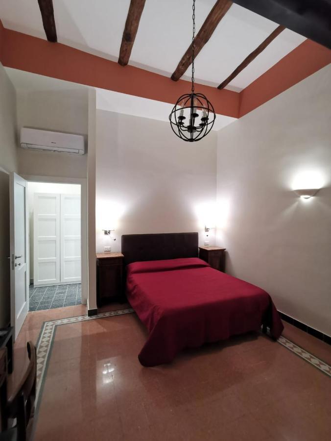 Mergellina 121 Apartment'S Rooms เนเปิลส์ ภายนอก รูปภาพ