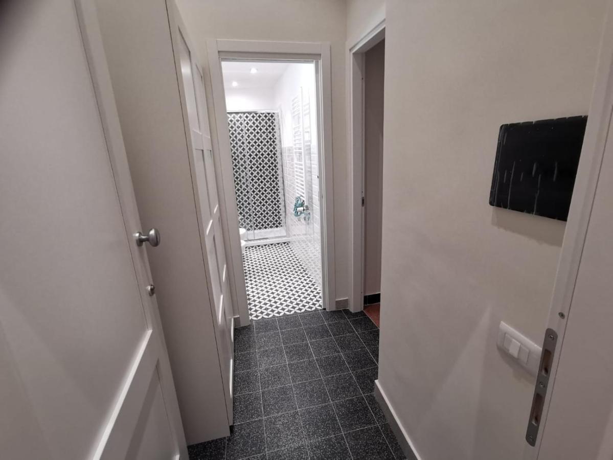 Mergellina 121 Apartment'S Rooms เนเปิลส์ ภายนอก รูปภาพ