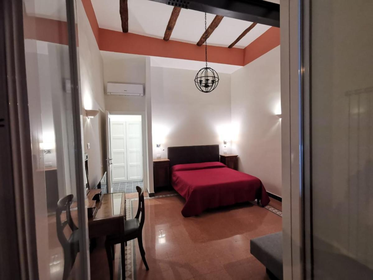 Mergellina 121 Apartment'S Rooms เนเปิลส์ ภายนอก รูปภาพ