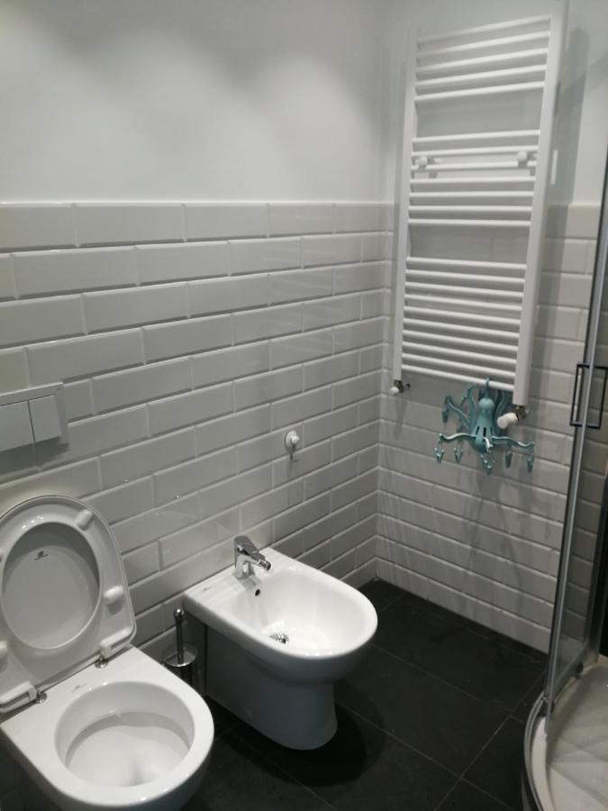 Mergellina 121 Apartment'S Rooms เนเปิลส์ ภายนอก รูปภาพ