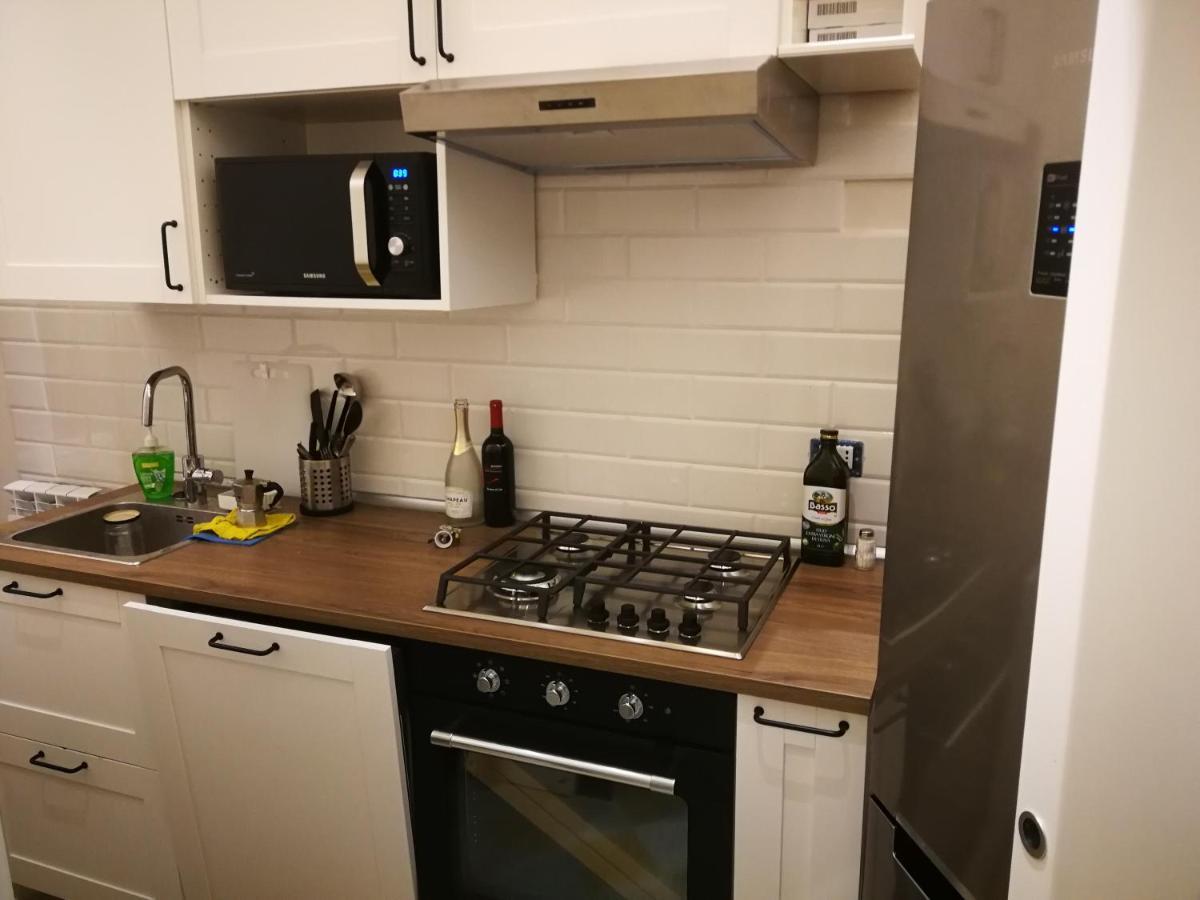 Mergellina 121 Apartment'S Rooms เนเปิลส์ ภายนอก รูปภาพ